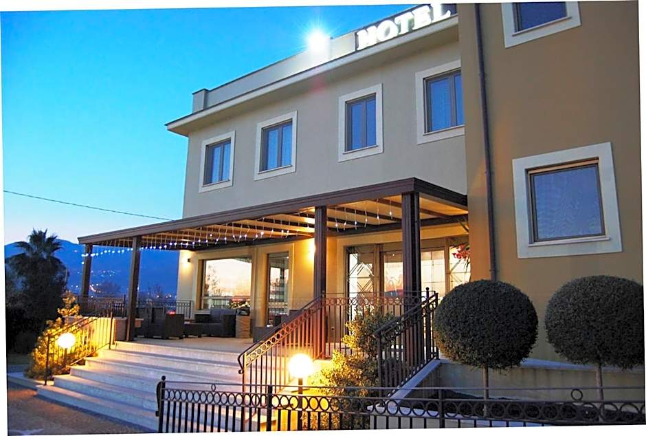Giga Hotel