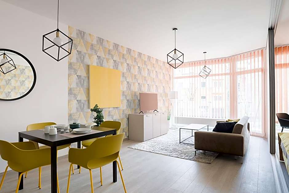 Parizs Garden Apartments