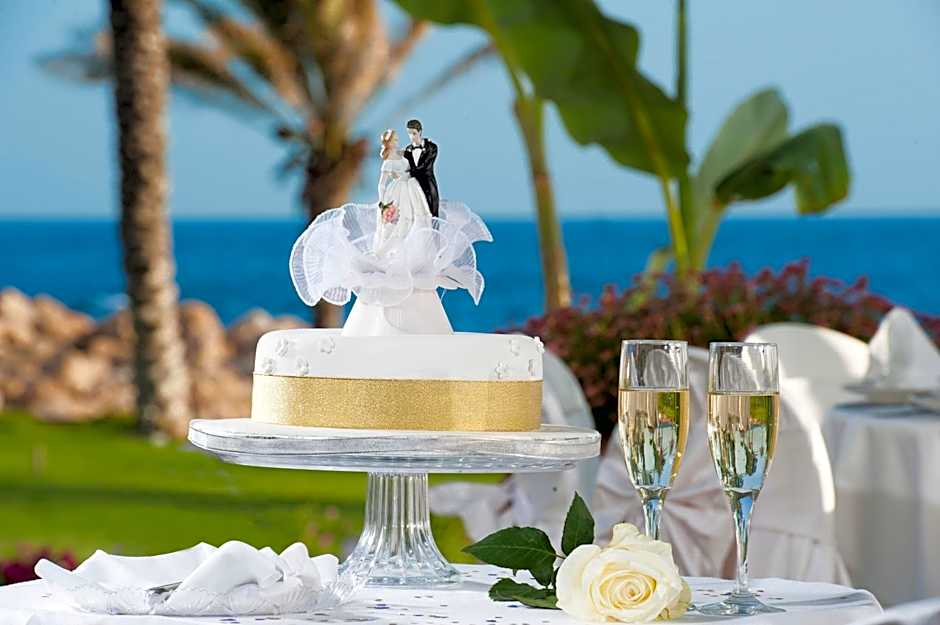 Constantinou Bros Athena Beach Hotel