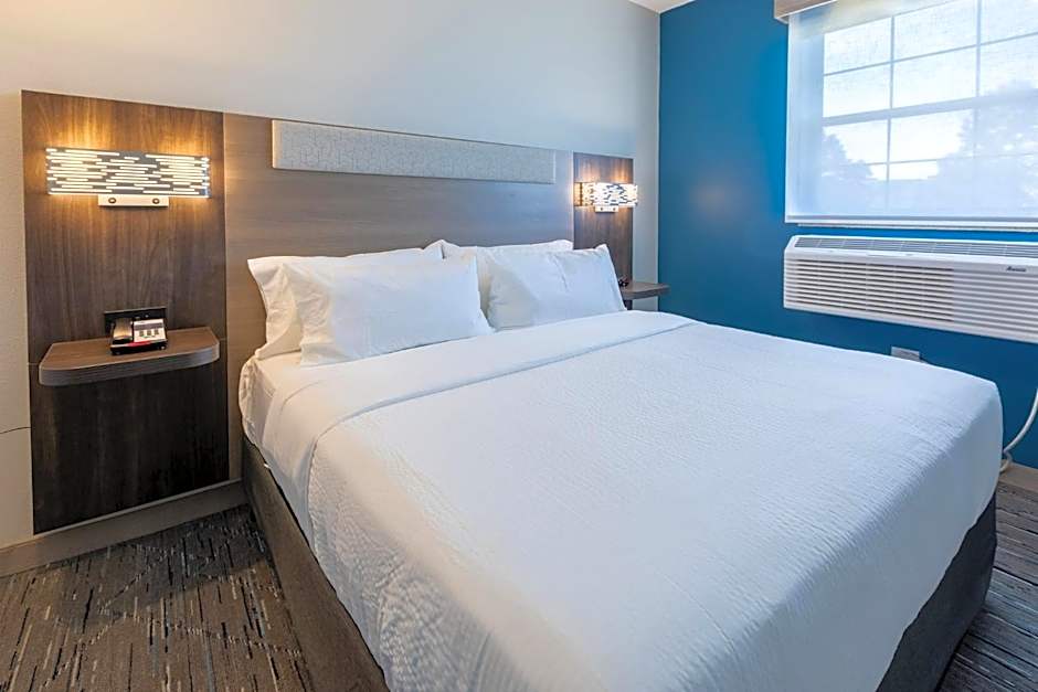 Holiday Inn Express & Suites Englewood - Denver South By IHG
