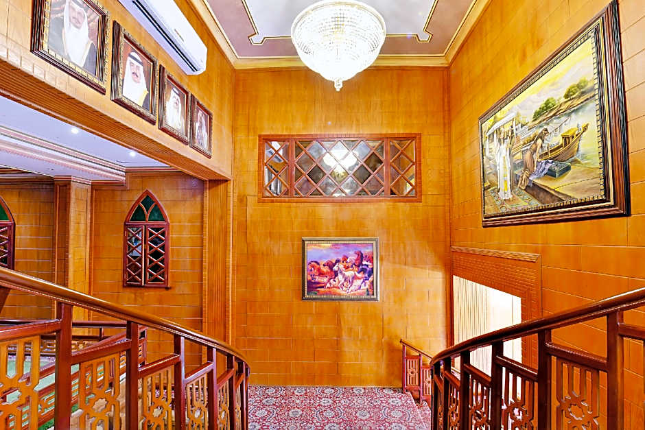 Capital O 125 Moon Plaza Hotel