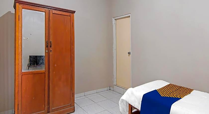 Hotel O Flamboyan 25 Homestay Syariah