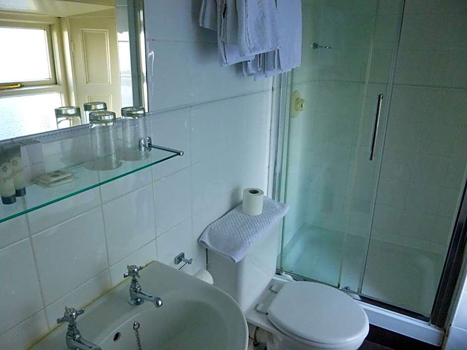 Riverbank House Hotel