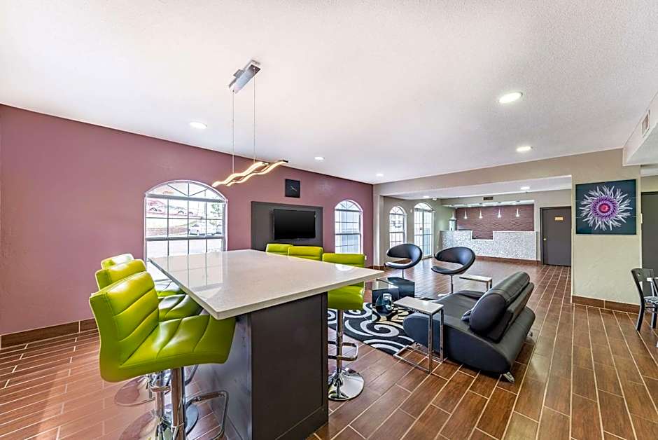 Quality Inn & Suites Canton