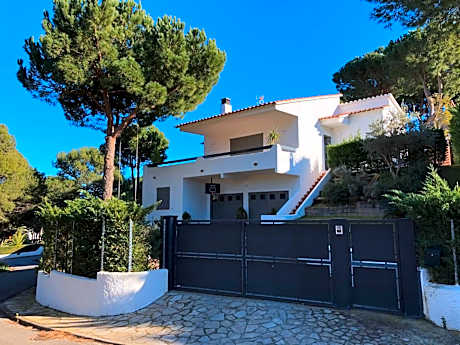 Villa in Pals met prive zwembad en tuin