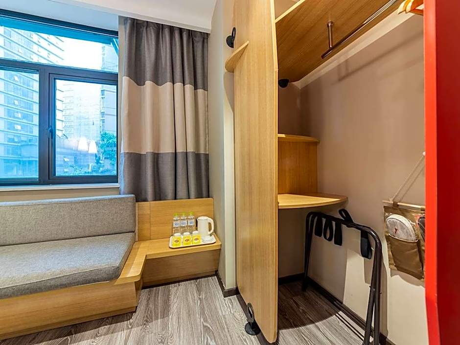 Ibis Chongqing Jiefangbei Pedestrian Street Hotel