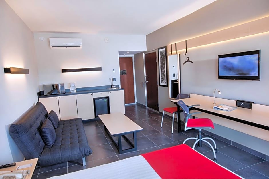 City Express Plus by Marriott Cabo San Lucas