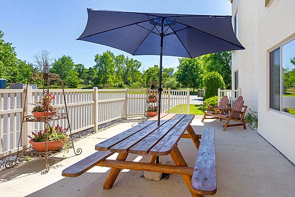 Sleep Inn & Suites Bay View Acme - Traverse City