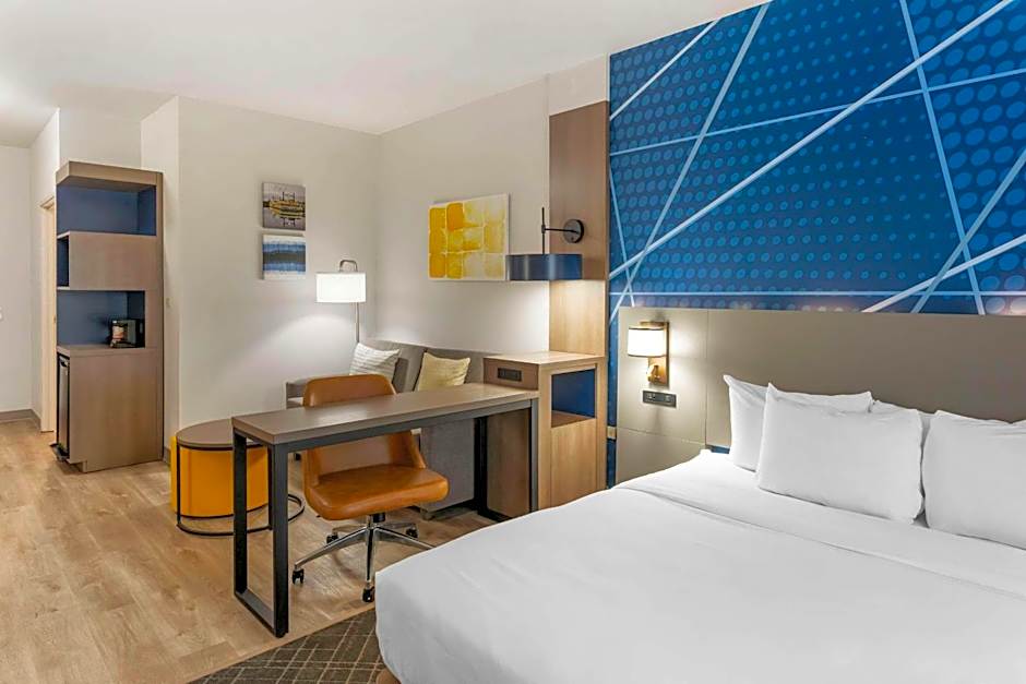 Comfort Suites Elgin