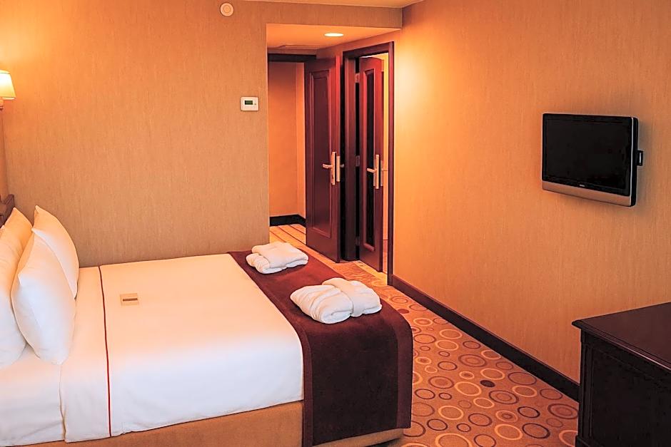 Photo 1 of 4 of Deluxe 1 Extra Bed