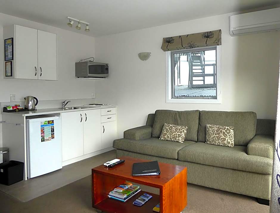 Caples Court Motel & Apartments