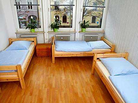 Basic Triple Room with Shared Bathroom