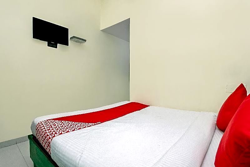 OYO 23656 Parimeet Hotel