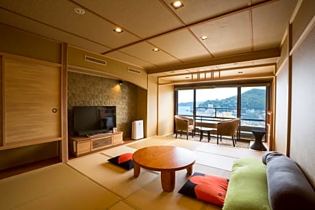 Deluxe Japanese-Style Room with Sea View on High Floor - Non-Smoking