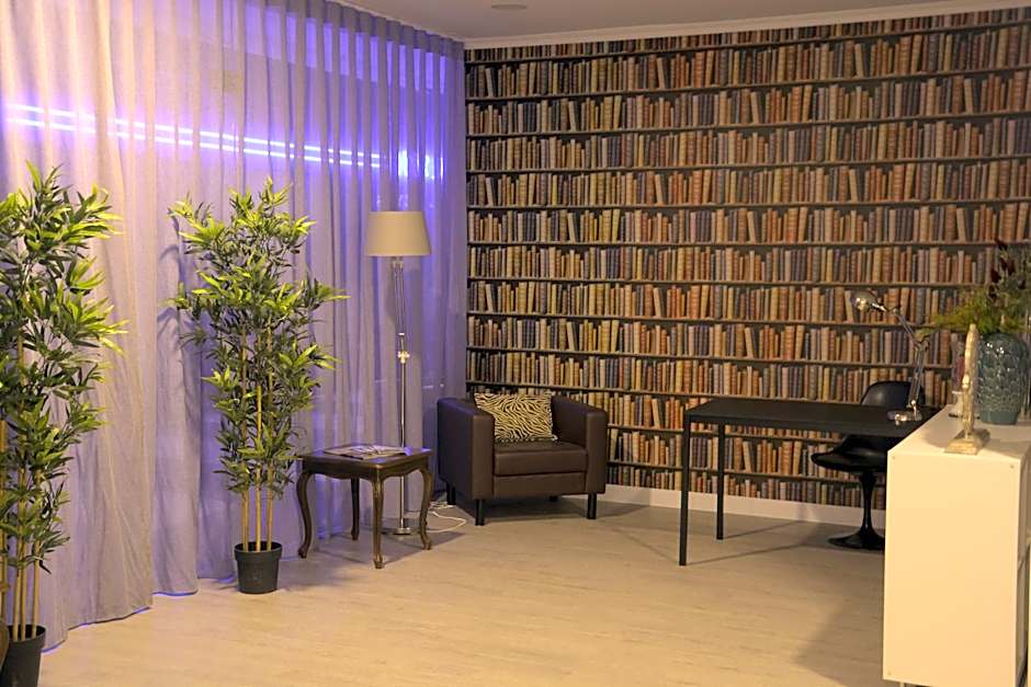 The Navigator - Olympus Marina