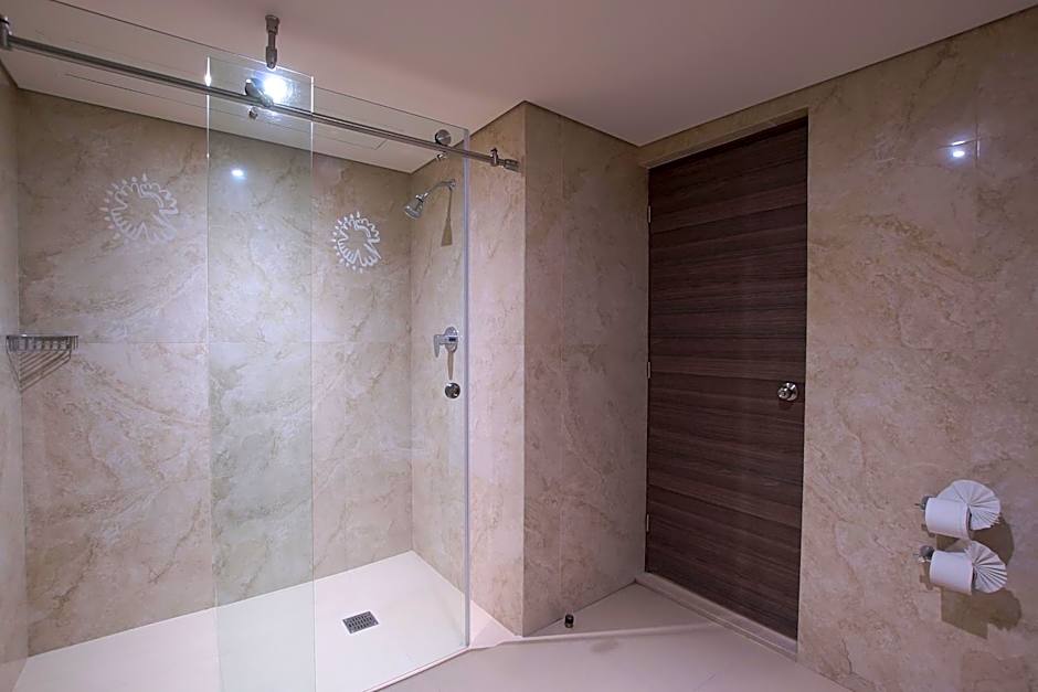 Econo Express Hotel