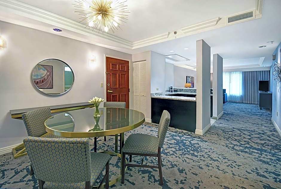 Embassy Suites By Hilton Charleston