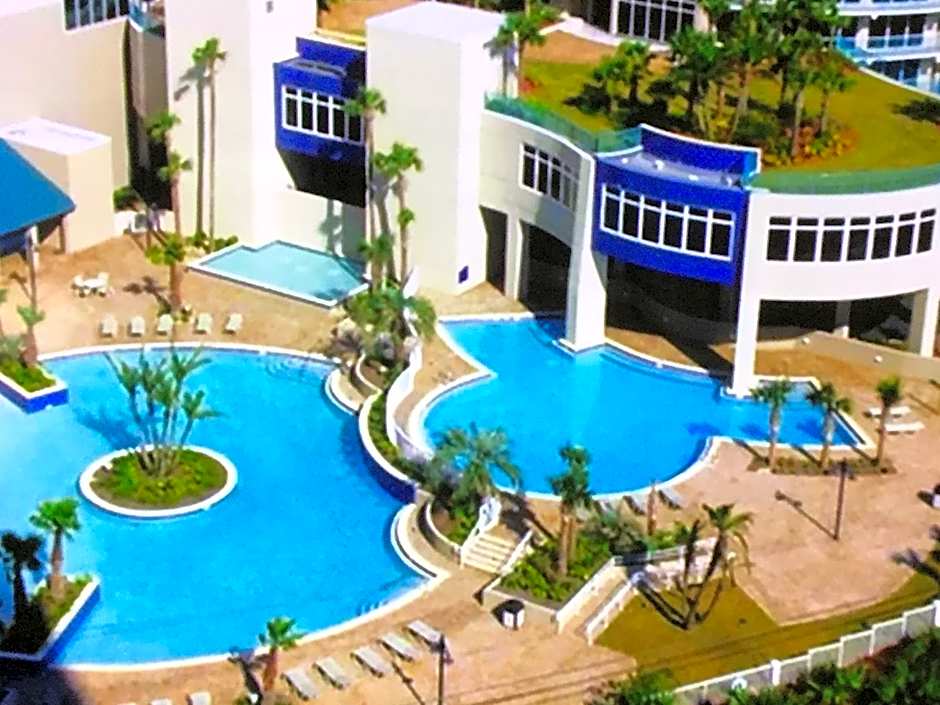 LAKETOWN 5 POOLs STEPS TO BEACH FAMILY FRIENDLY