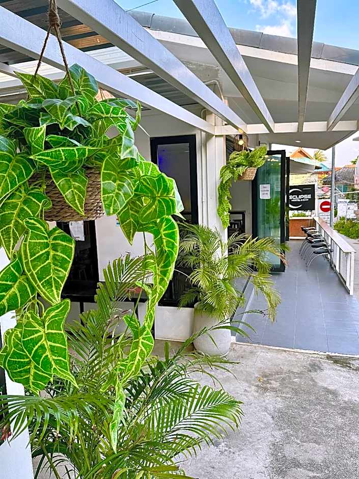 Eclipse Hostel and Bar