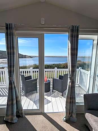 LOCATION LOCATION Beautiful Modern Frontline Caravan Haven Littlesea Weymouth