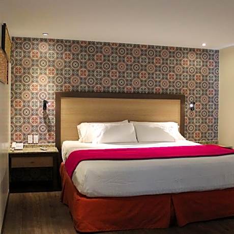 Standard Room with One Double Bed and One Single Bed - Non-Smoking