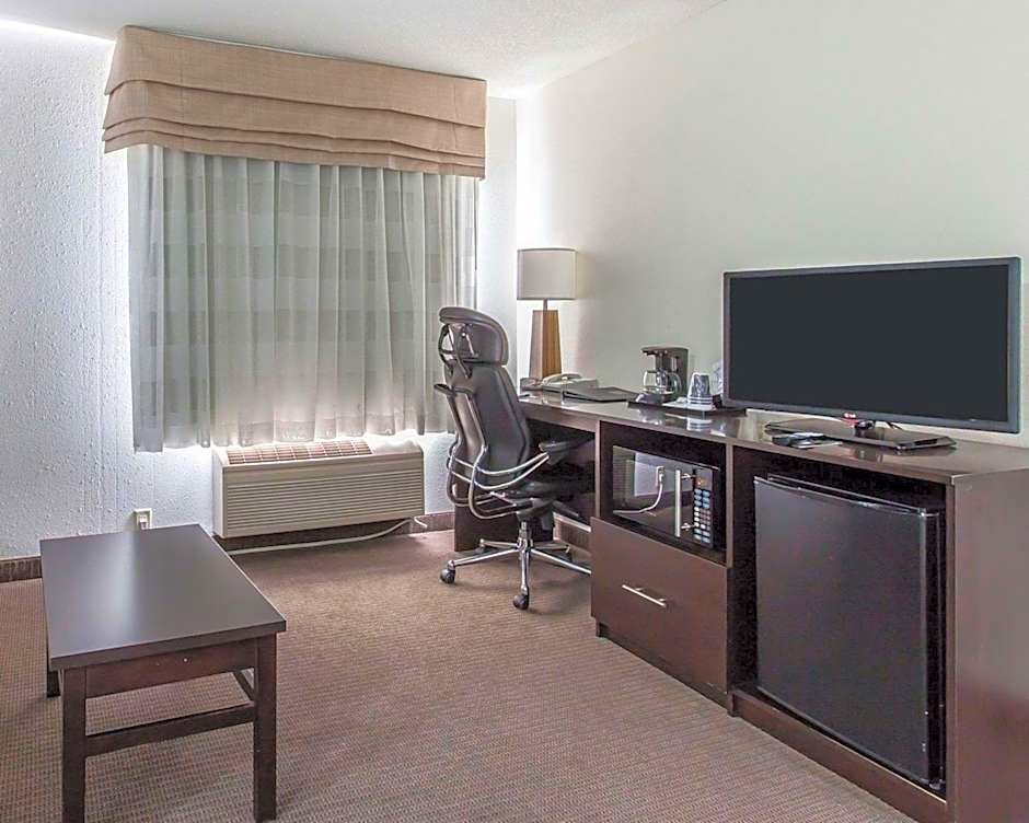 Sleep Inn & Suites Near I-90 and Ashtabula