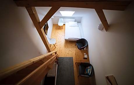 Studio - Split Level