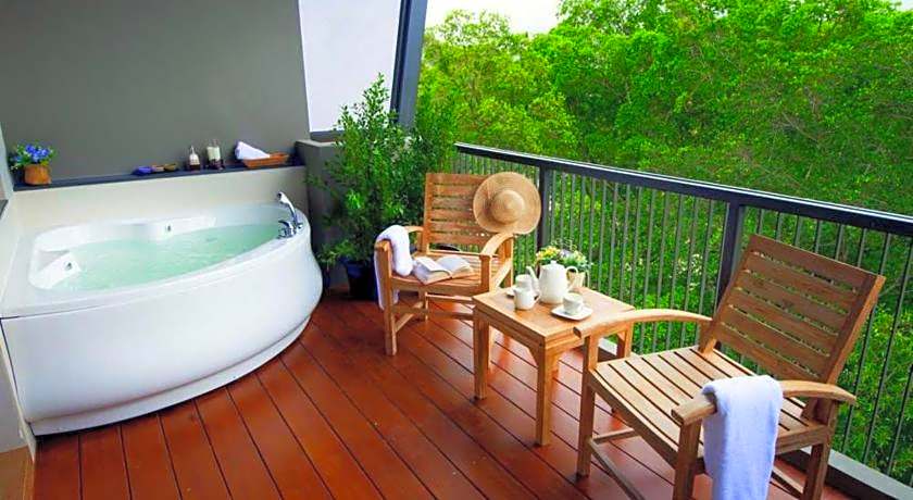 Rimnaam Klangchan Hotel