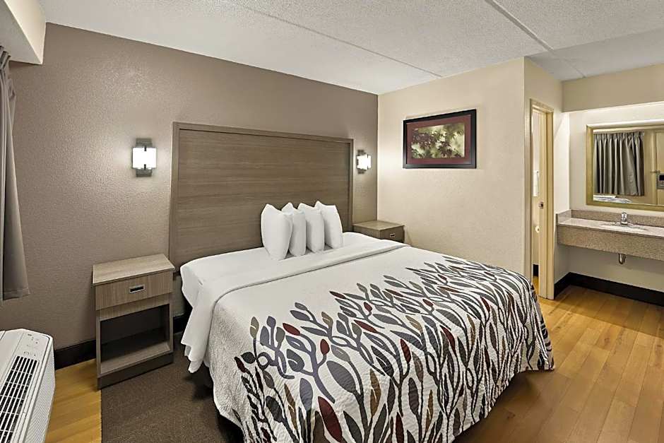 Red Roof Inn Chapel Hill - UNC