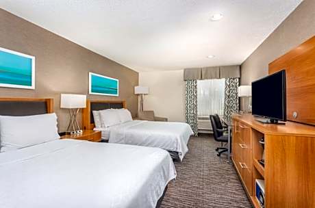 2 Queen Beds Standard Comm Accessible