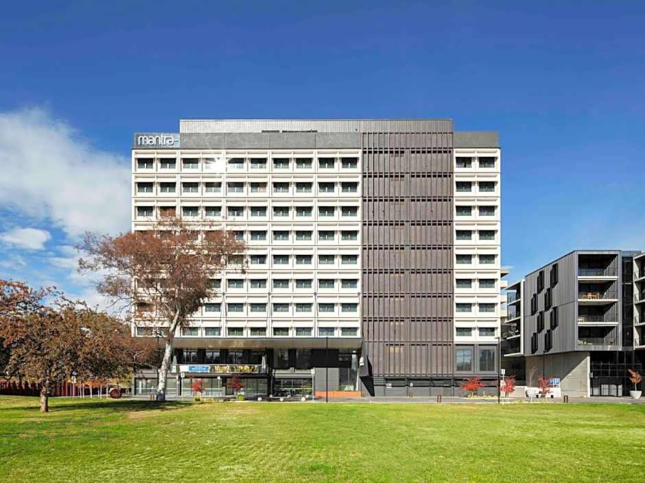 Mantra MacArthur Hotel
