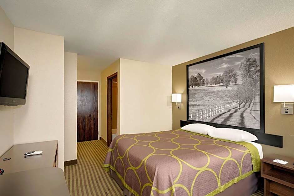 Super 8 by Wyndham Lexington Winchester Rd