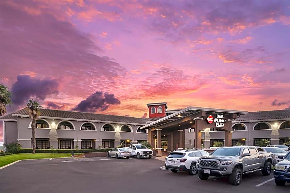 Best Western Plus Brookside Inn