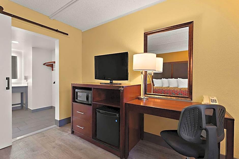 Kings House Motor Hotel