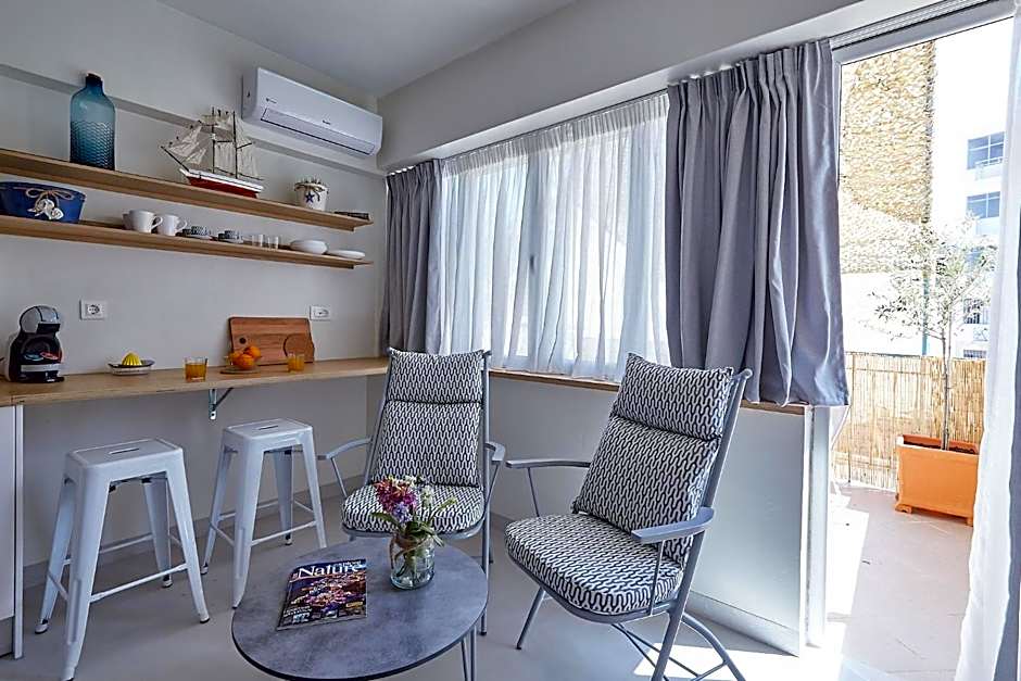 toStay-Unique apartment hotel in Athens center!