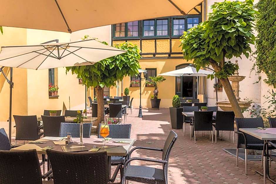 "Zur Altstadt - Am Fuße der Osterburg" Gaststätte, Pension, FEWO