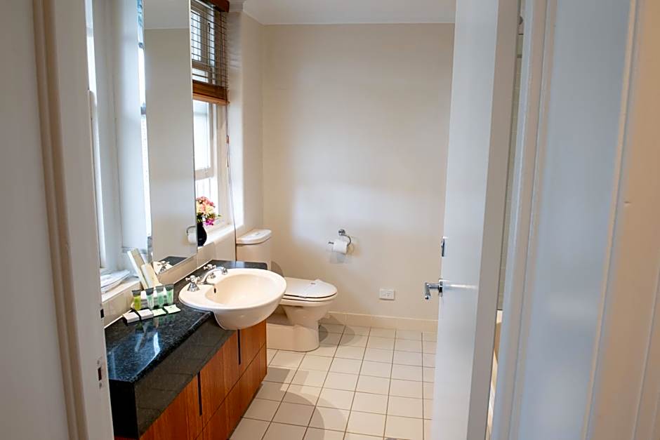 Linaker Art Deco Motel