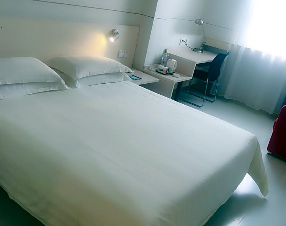 Jinjiang Inn Linyi Train Station Branch