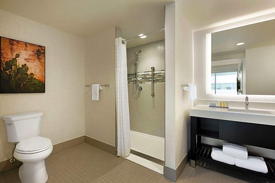 Embassy Suites By Hilton San Antonio Landmark