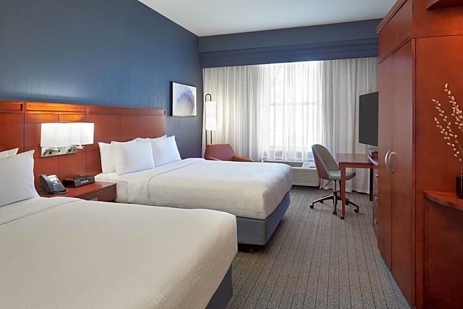 Photo 1 of 2 of 2 Queen Beds, Hearing Accessible