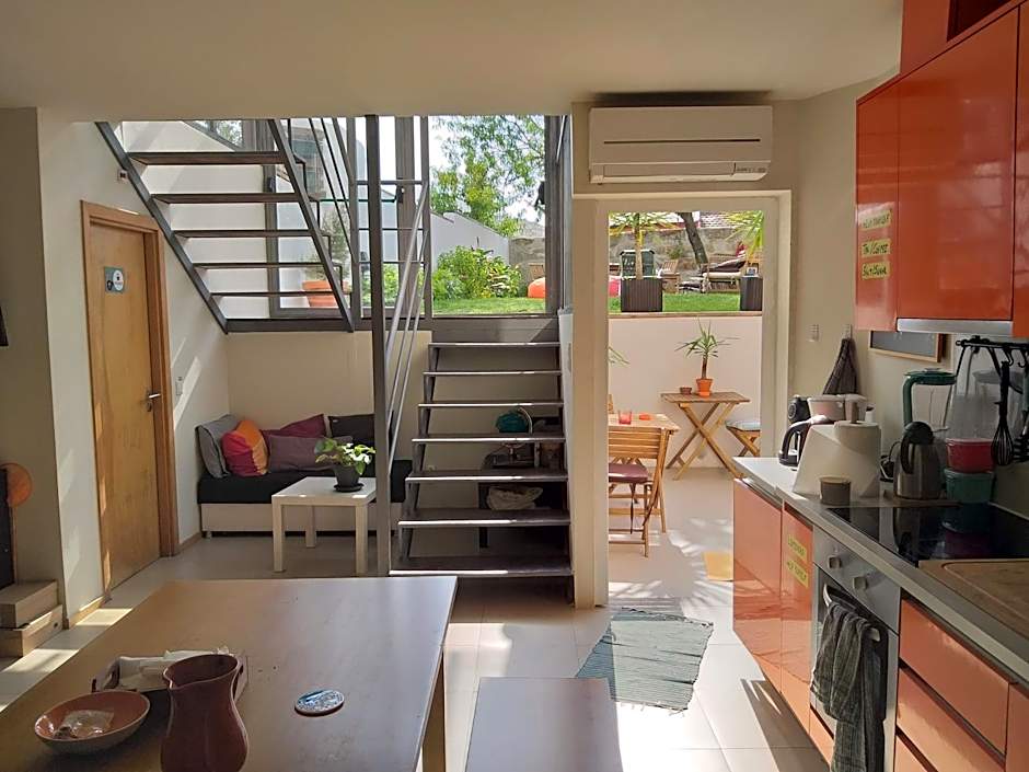 Peach Hostel & Suites