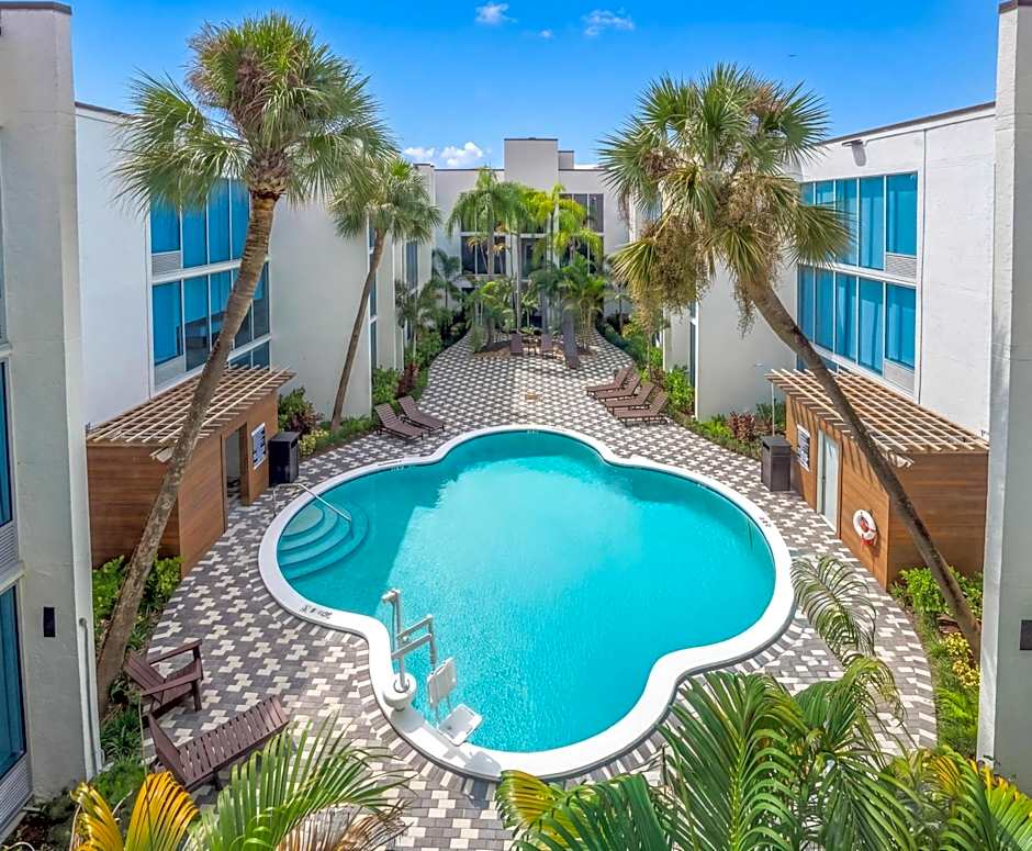 Tropical Palms Hotel