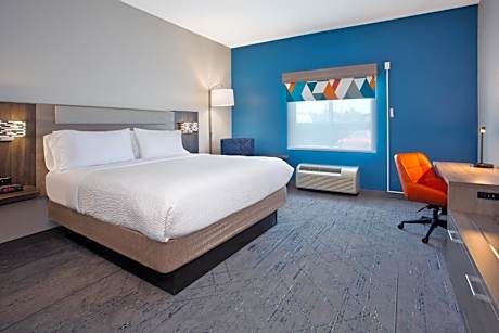 King Room with Hearing Accessible Roll In Shower - Non-Smoking