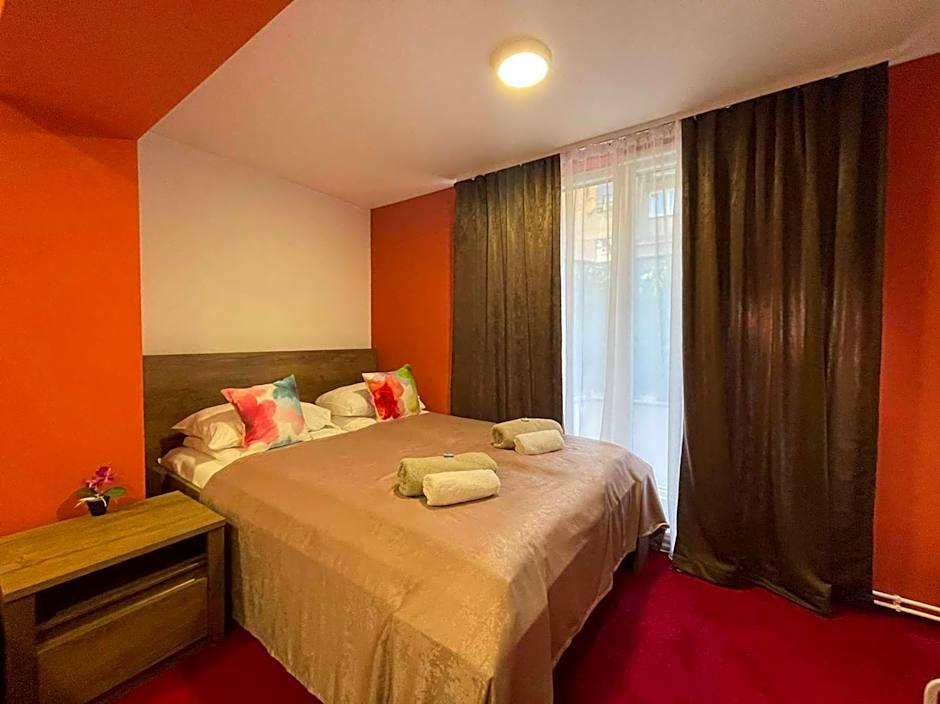 Hotel Story