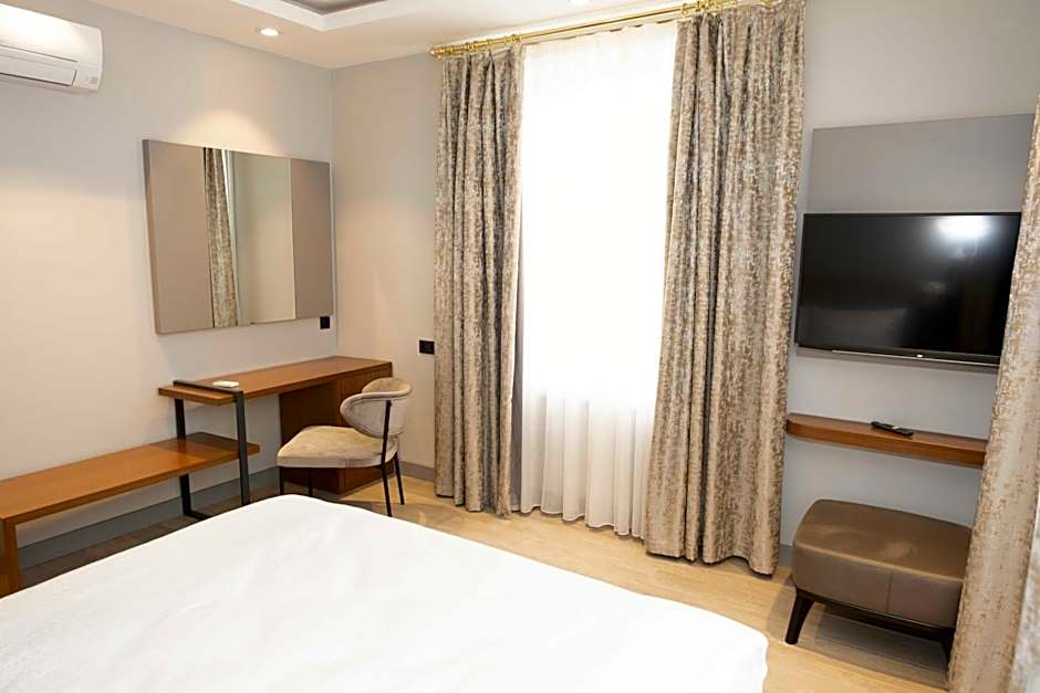 Royal Hayat Hotel Old Town