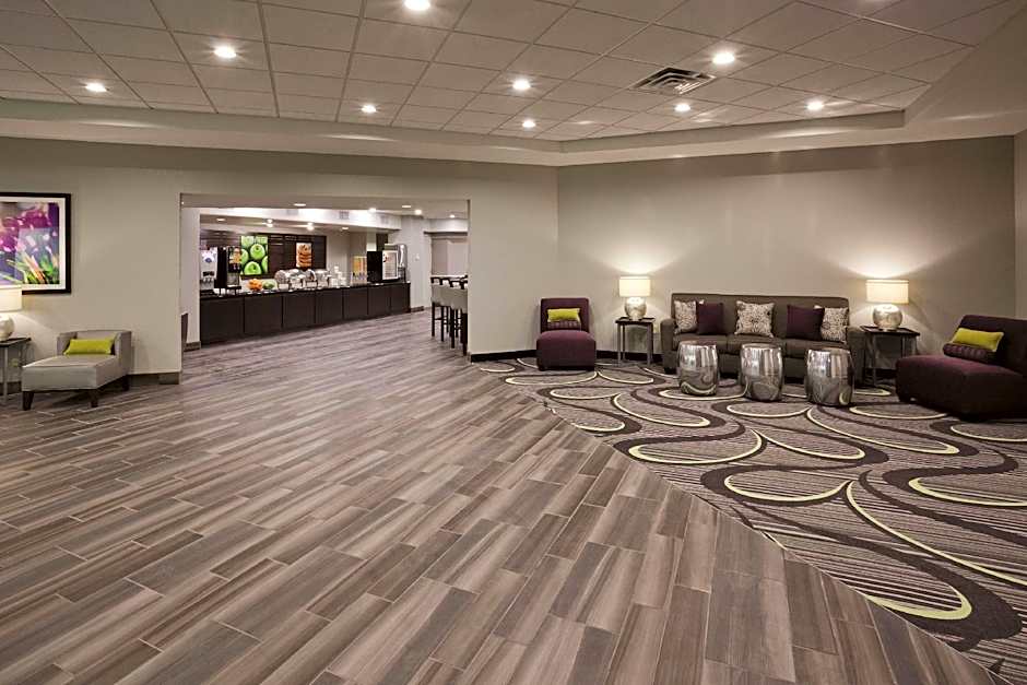 Bloom Hotel