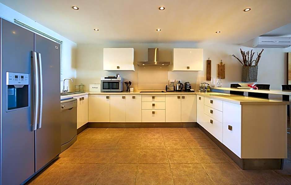 Cape Point Seafront by LOV Mauritius