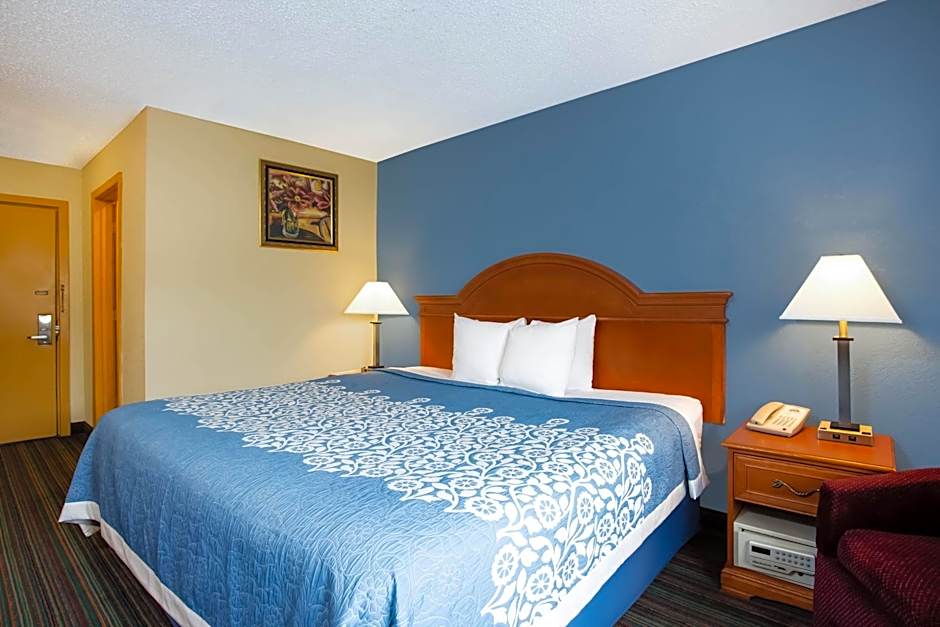 Days Inn by Wyndham Runnemede Philadelphia Area