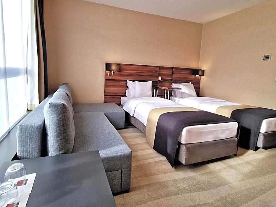 Warsaw Plaza Hotel