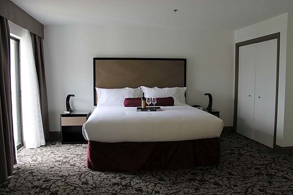 Regalia Hotel & Conference Center